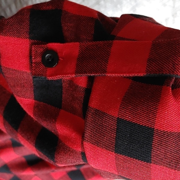 🍁NWT Women's Red & Black Plaid Button Down Shirt - Picture 6 of 7
